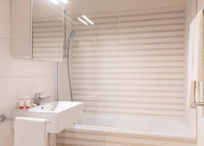 Nest - Badenerstrasse 356 Lejlighed Zürich