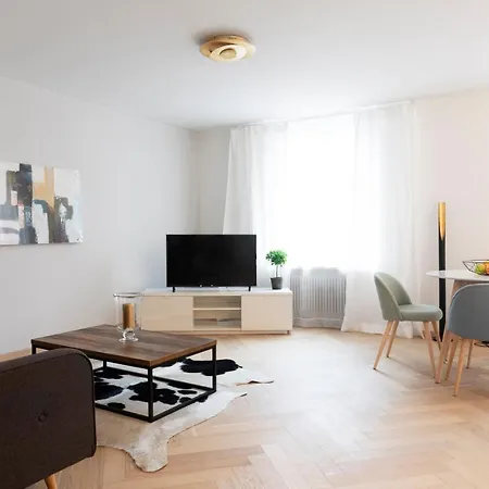 Nest - Badenerstrasse 356 * チューリッヒ