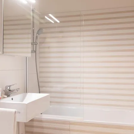 Nest - Badenerstrasse 356 Apartment Zurich