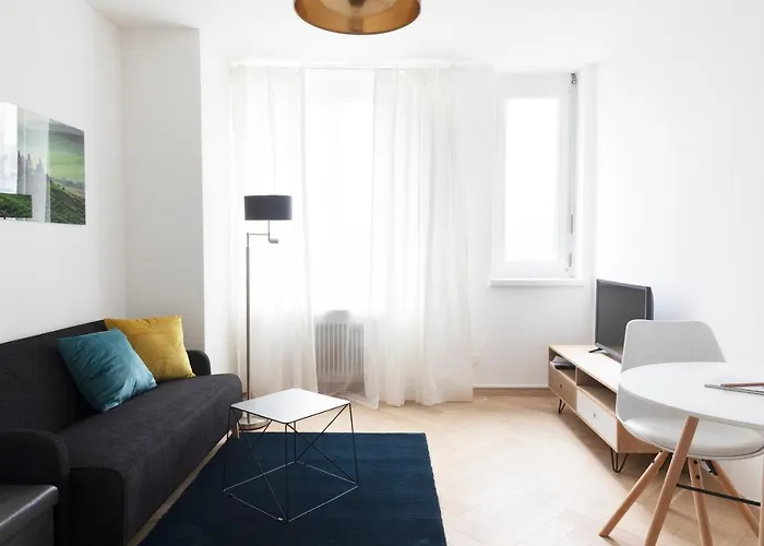 Nest - Badenerstrasse 356 * Цюрих